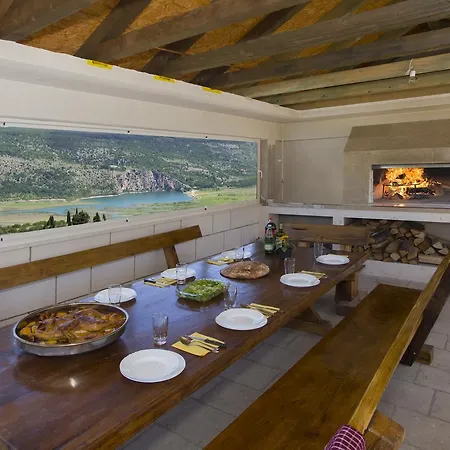 Seven Lakes Villa *