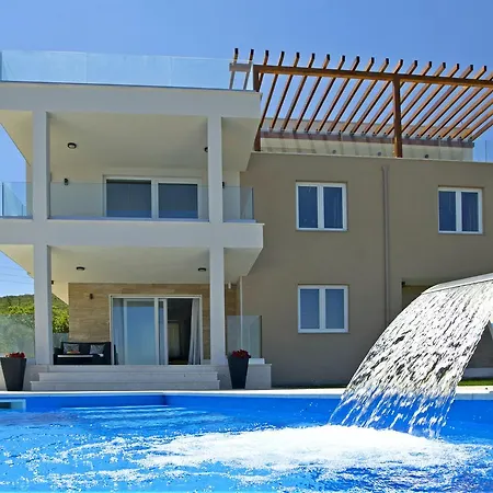 Villa Seven Lakes