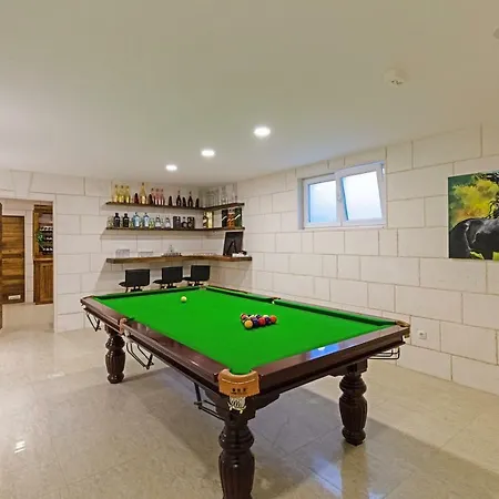 Seven Lakes Villa