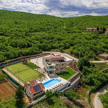Seven Lakes Vila