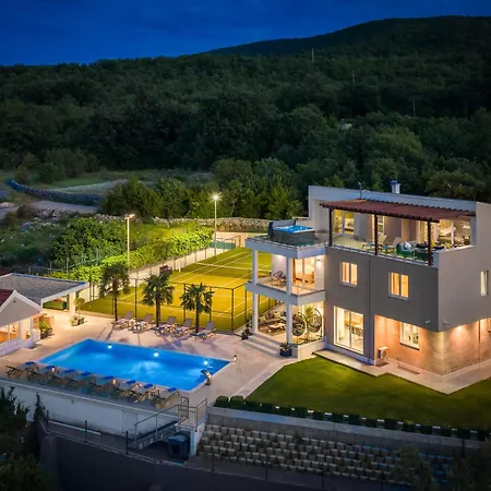 Seven Lakes Villa