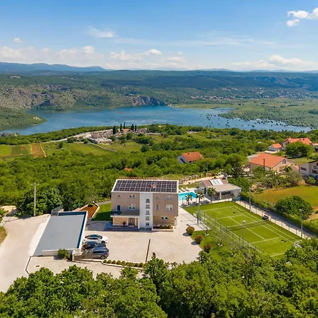 Seven Lakes Villa